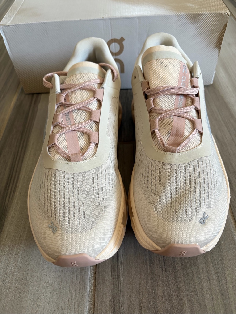 Women's On Cloudmonster Running Shoes - Moon Fawn 6197785-050 - Picture 5 of 7
